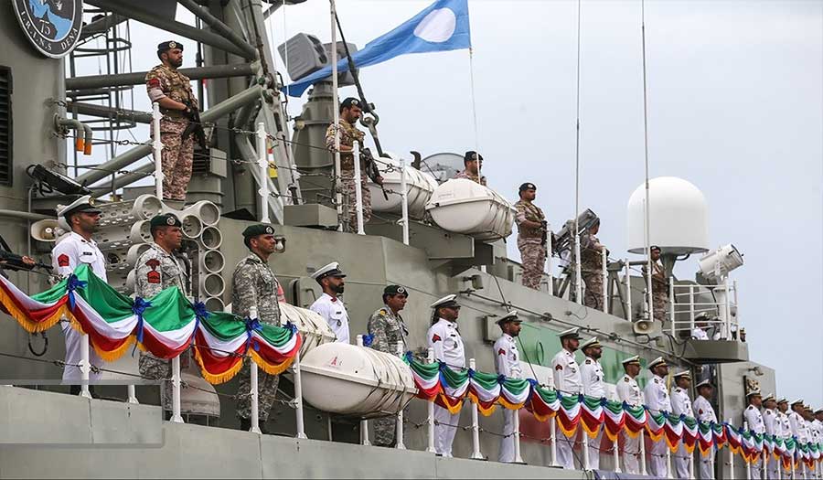 بالصور.. مراسم الاستقبال الرسمي للدورية الـ86 لسلاح البحر الإيراني