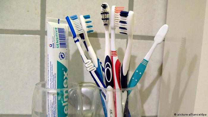 لا تضع فرشاة أسنانك في الحمام والسبب صادم..!