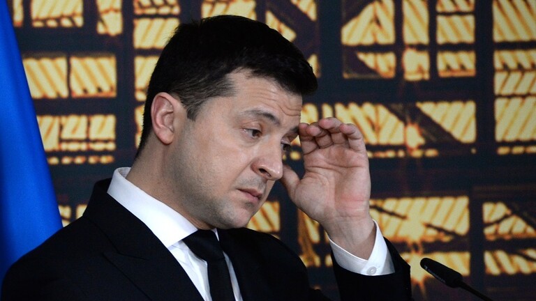 ناشط أمريكي يفسر سبب عدم ظهور زيلينسكي في كييف