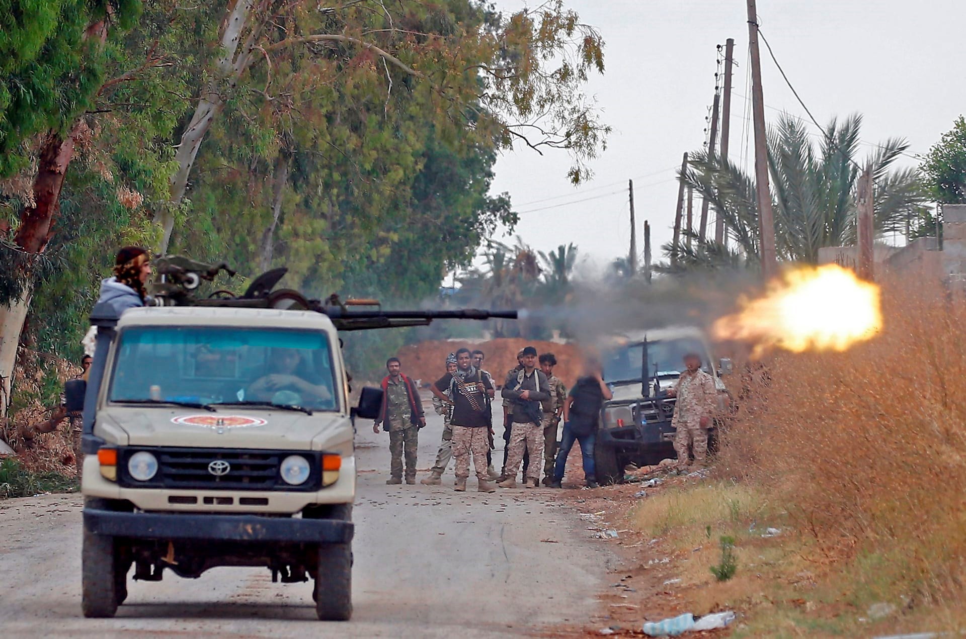 اشتباكات عنيفة في طرابلس بين مجموعتين مسلحتين