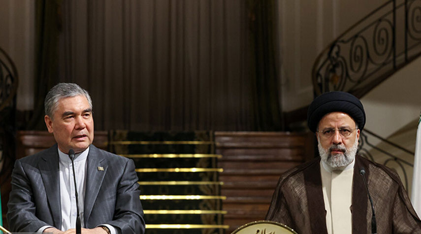 رئيسي: إيران وتركمانستان عازمتان على تطوير التعاون الثنائي في مجال الطاقة