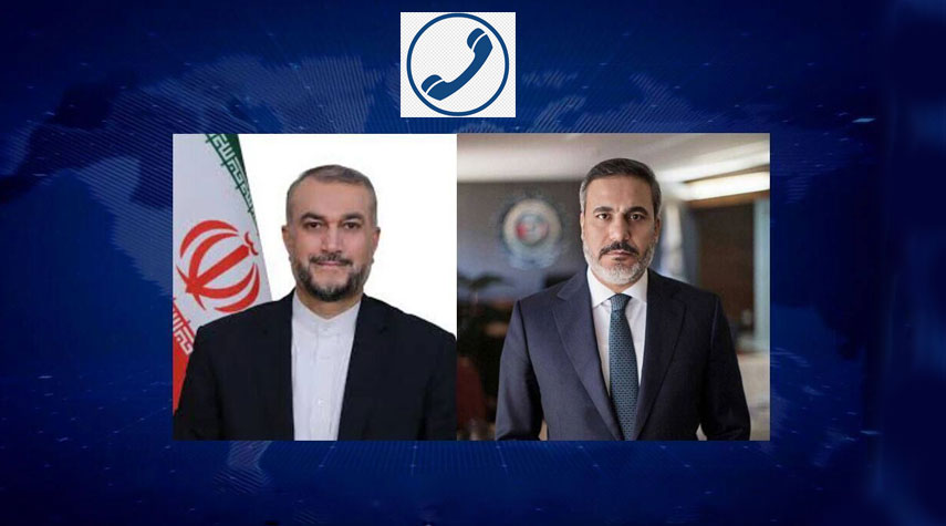 وزيرا الخارجية الإيراني والتركي يؤكدان على تطوير العلاقات بين البلدين
