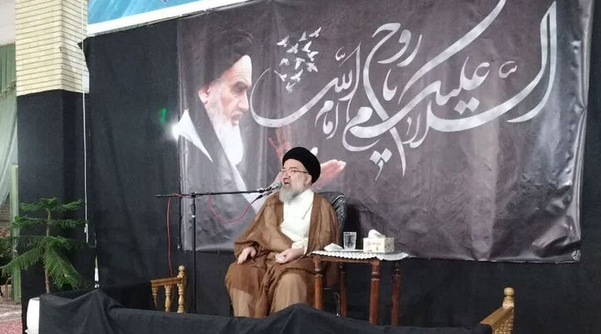 آية الله خاتمي: دعم ولاية الفقيه منح الحصانة للثورة