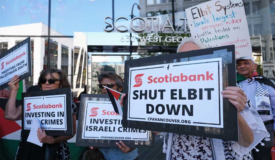 ناشطون يحتجون أمام بنك كندي ضد استثماره في شركة أسلحة إسرائيلية