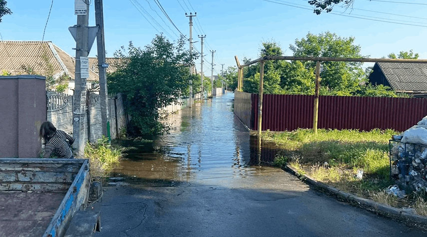 أوكرانيا: اجلاء 17 ألف مدني بسبب فيضانات سد كاخوفكا
