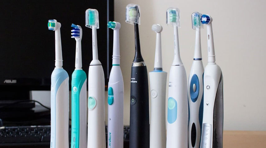 تحذير صحي من استخدام فرشاة أسنان كهربائية