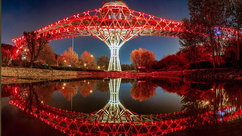 طهران ستضيء ‘جسر الطبيعة’ باللون الأحمر 