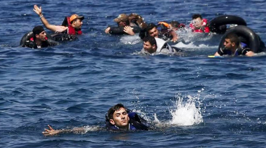 مصرع 17 مهاجرا جراء غرق قارب قبالة سواحل اليونان