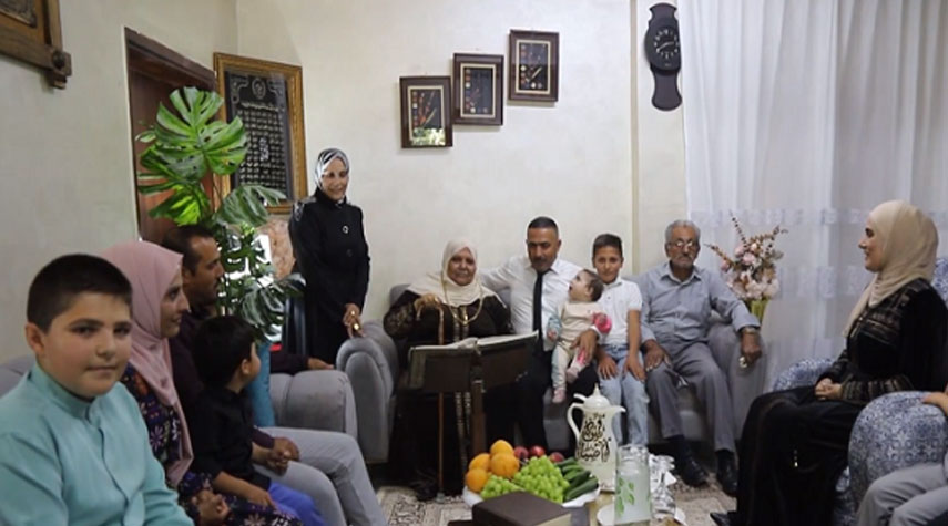 فلسطينية تروي رحلتها مع كتاب الله بعد حفظه في سن الـ73