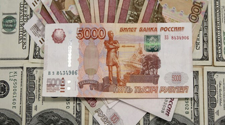 باحث اقتصادي: روسيا ومصر تدقان أول مسمار في نعش "الدولار"