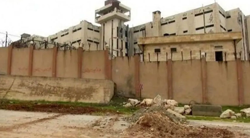 مصادر: هروب 25 سجيناً من سجن العين في سوريا بينهم قياديون في "داعش"