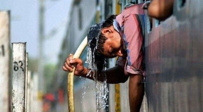 الهند.. درجات الحرارة الشديدة تتسبب بمقتل حوالي 100 شخص