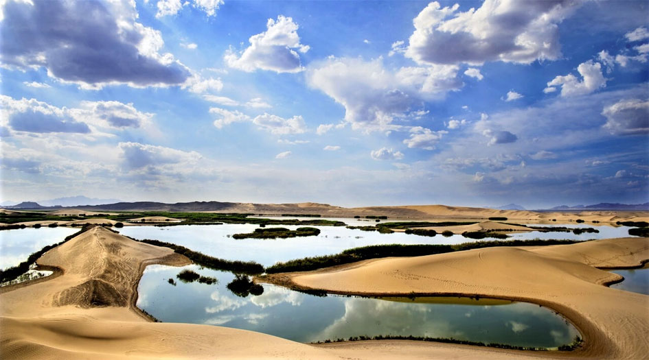 بالصور من إيران.. روعة “بحيرة الصحراء” في مدينة يزد 
