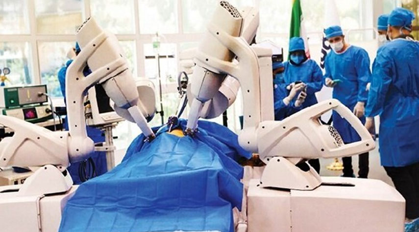 روبوت سينا الطبي الإيراني يكسر الإحتكار الأميركي ويتجه الى أسواق العالم