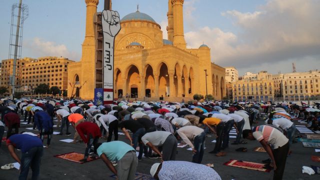 شاهد.. المسلمون يحيون عيد الأضحى حول العالم+صور