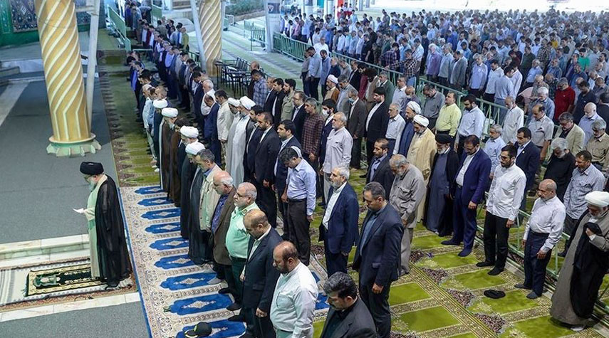 بالصور... صلاة عيد الأضحى المبارك في طهران