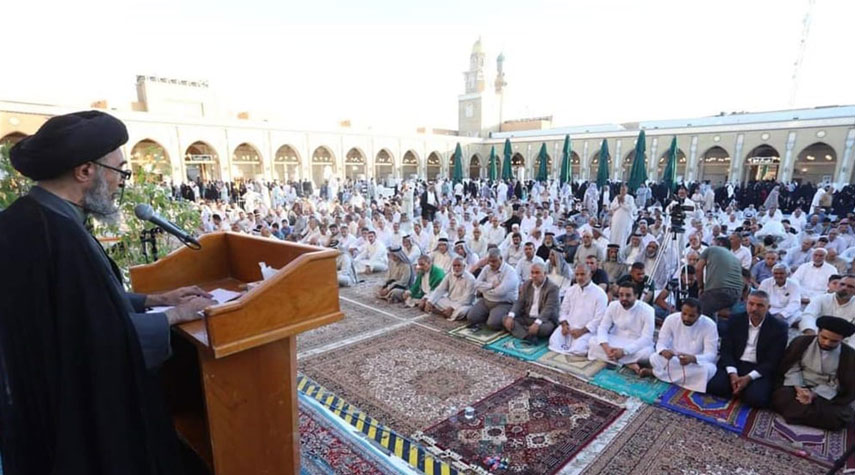 بالصور... مراسيم تأدية صلاة العيد بمسجد الكوفة