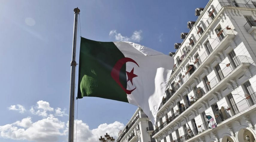 الجزائر تدين التطاول على القرآن الكريم في السويد