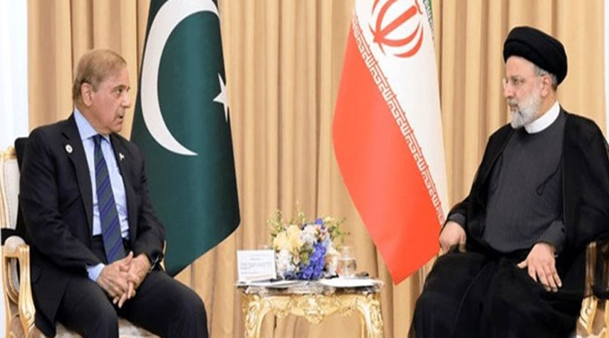 الرئيس الايراني ورئيس وزراء باكستان يؤكدان على تطوير العلاقات الثنائية