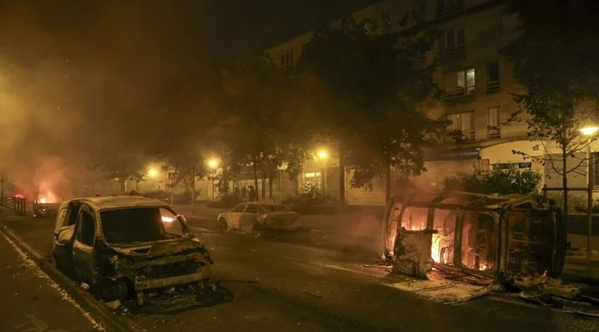 فرنسا على حافة الهاوية.. الإحتجاجات تشتعل والشرطة تقمعها في مدن عدة