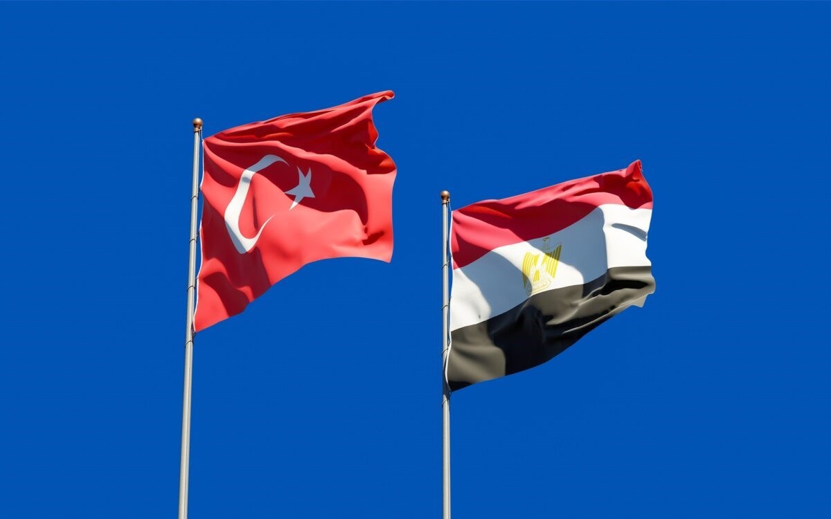 مصر وتركيا تعلنان رفع العلاقات الدبلوماسية