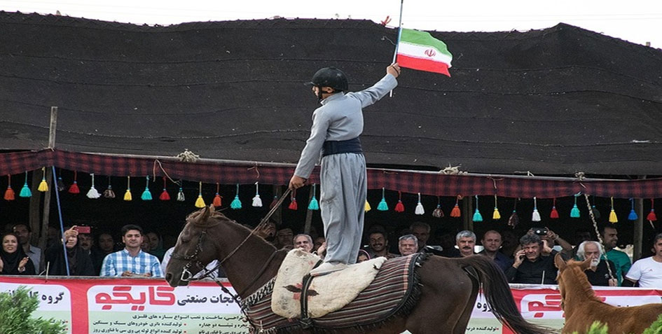 بالصور من إيران.. مهرجان الخيول الكردية في كرمانشاه