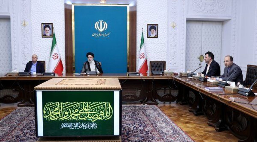 الرئيس الإيراني يؤكد ضرورة إيلاء اهتمام خاص بالمرجعية العلمية للبلاد