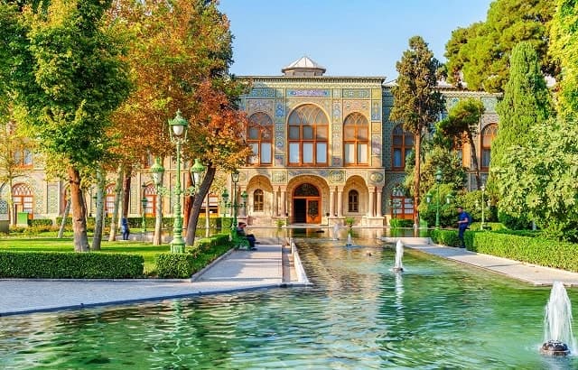 نمو القطاع السياحي في إيران والسياح العراقيون في المرتبة الأولى