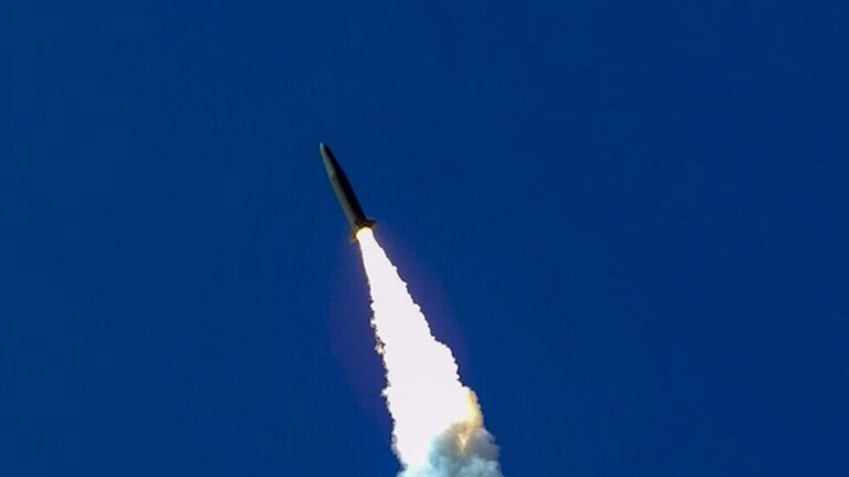 كوريا الشمالية تطلق صاروخا باليستيا حلق أطول مدة زمنية