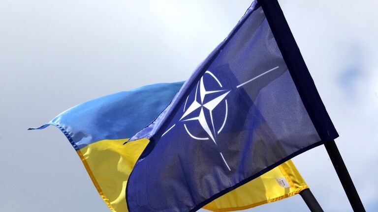 لماذا قبل "الناتو" فنلندا والسويد في صفوفه وصدّ أوكرانيا؟