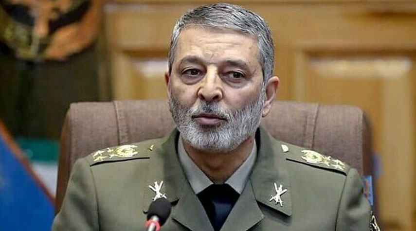 القائد العام للجيش الإيراني: لن نغفل لحظة عن حماية تراب الوطن