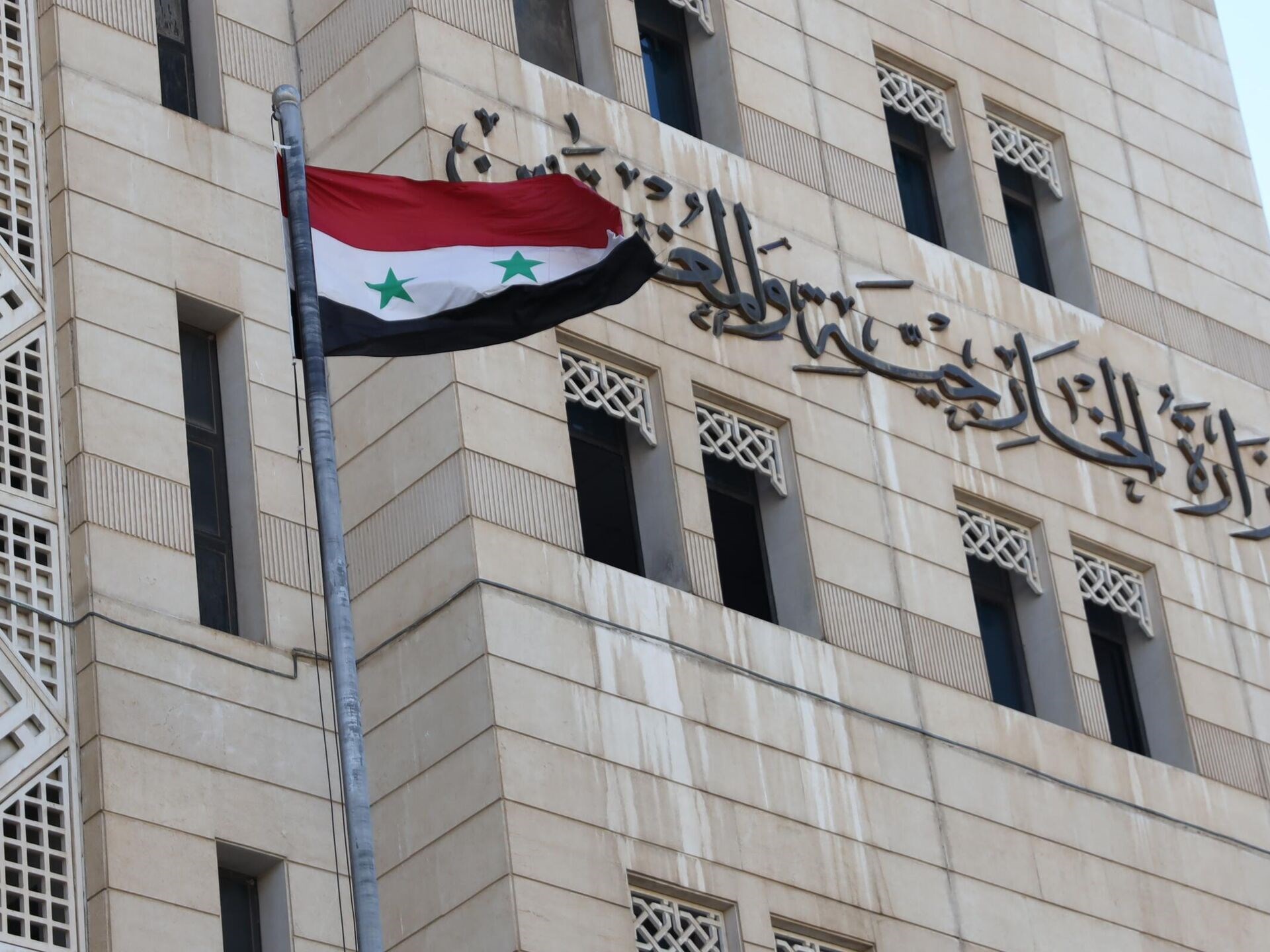 سوريا تؤكد دعمها لقرارات قمة القاهرة حول السودان