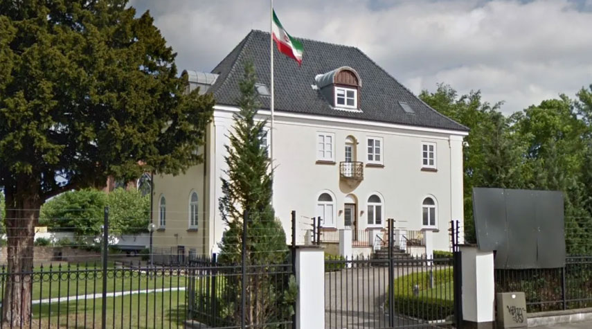 السفارة الايرانية لدى الدنمارك تدين الاساءة لأي كتاب مقدس عند الأديان