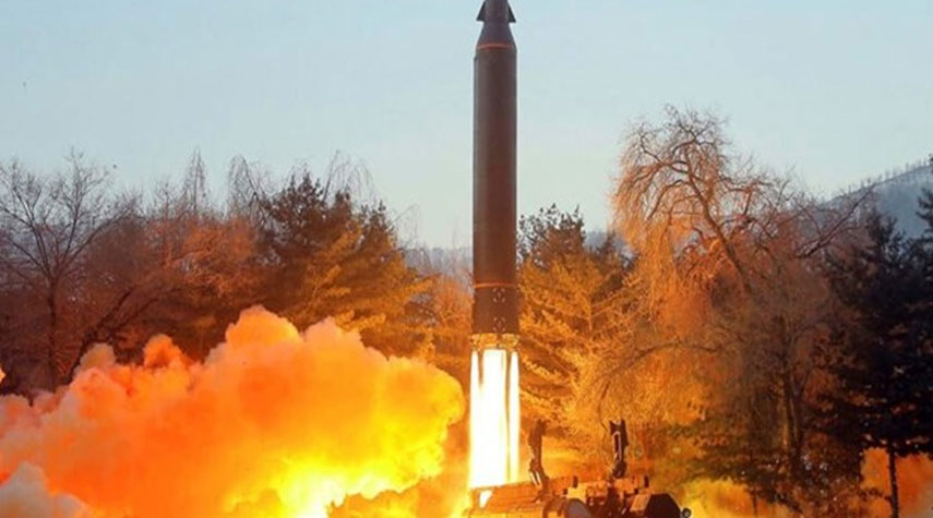"يونهاب": كوريا الشمالية تطلق صاروخاً باليستياً في اتجاه البحر قرب اليابان