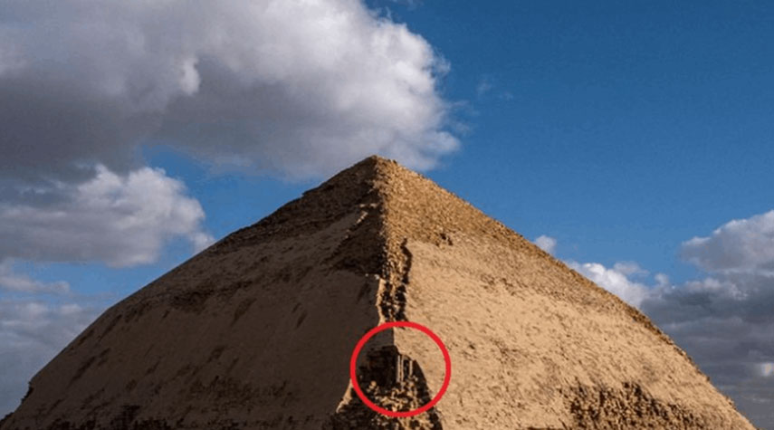 ما حقيقية انهيار أحجار أحد "الأهرامات" في مصر؟