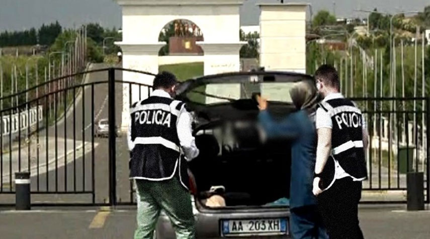 الشرطة الألبانية تفرض قيوداً على مقر زمرة المنافقين الإرهابية