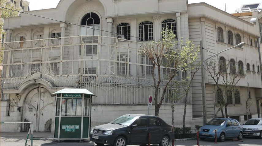 السفارة السعودية تبدأ نشاطها في طهران رسميا