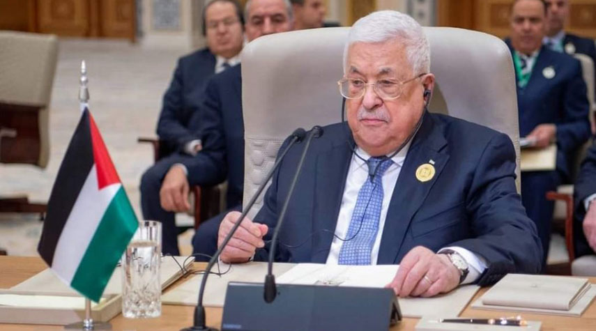 محمود عباس يحيل 12 محافظا إلى التقاعد