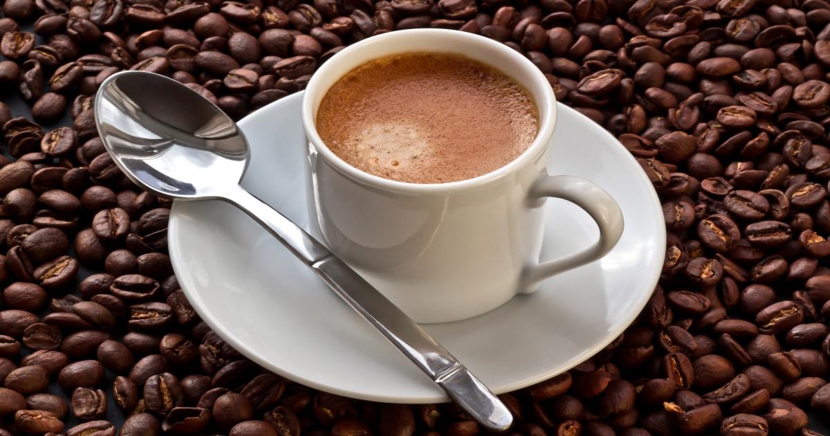 كم كوبا من القهوة يمكن تناوله في اليوم؟