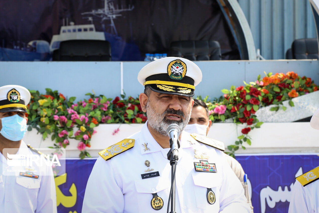 ايران تزيح الستار عن انجازات جديدة لبحرية الجيش