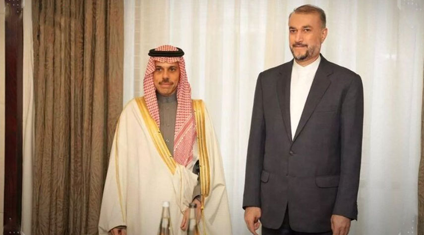 وزير الخارجية الإيراني يلتقي نظيره السعودي في الرياض