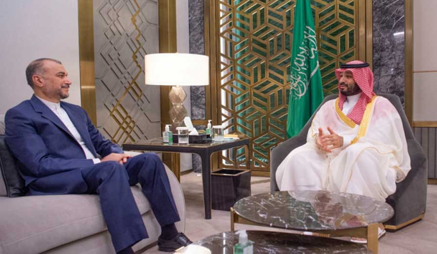أمير عبد اللهيان وولي العهد السعودي يبحثان تعزيز التعاون والتطورات الإقليمية والدولية