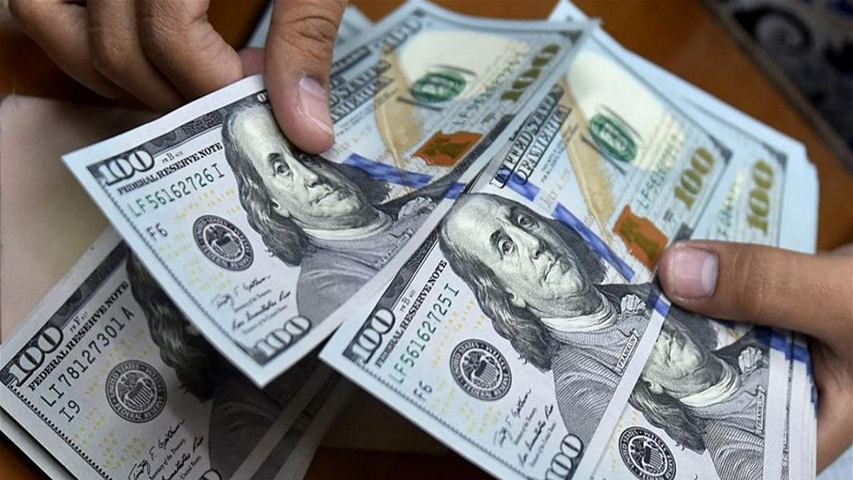 انخفاض أسعار الدولار في بغداد مع الإغلاق