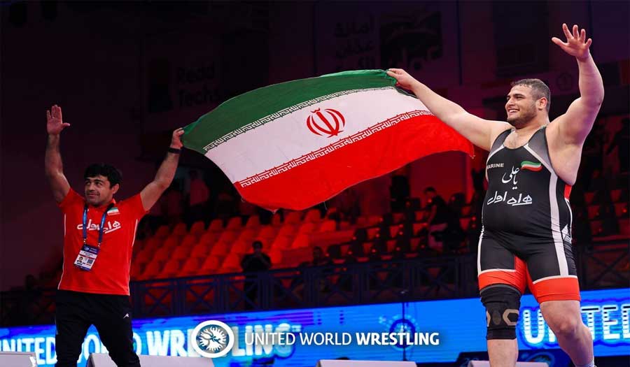 إيران تتوج ببطولة العالم للمصارعة الرومانية للشباب 