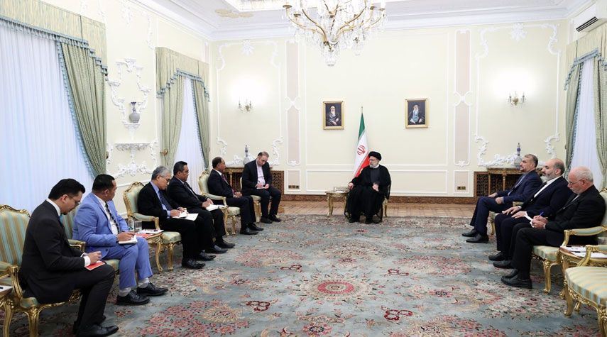 رئيسي يدعو إلى إعداد خطط استراتيجية للآفاق الجديدة في العلاقات الإيرانية الماليزية