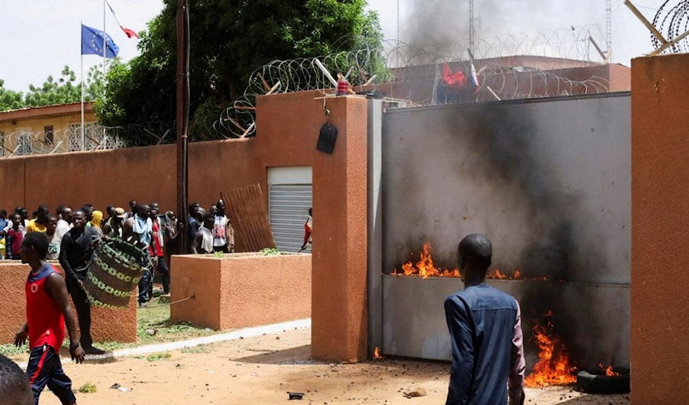 فرنسا تحذر النيجر من المساس لمنشآتها العسكرية والديبلوماسية