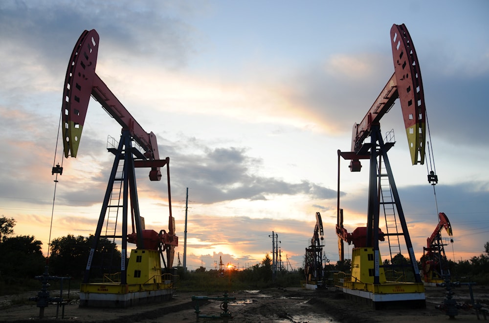 أسعار النفط تواصل الارتفاع مع تراجع الإمدادات