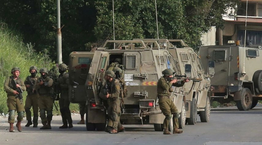 قوات الإحتلال تشن عمليات دهم واعتقال في الضفة الغربية