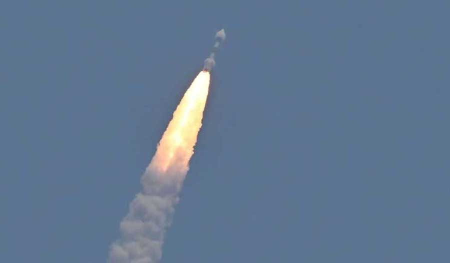 الهند تطلق أول مهمة فضائية لدراسة الشمس 