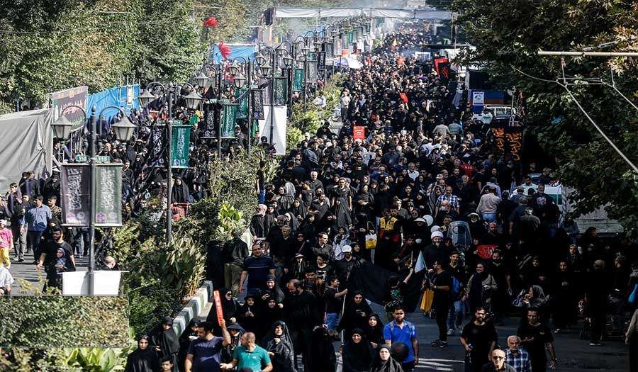 صور.. مسيرة ذكرى الأربعين في طهران نحو مرقد السيد عبد العظيم